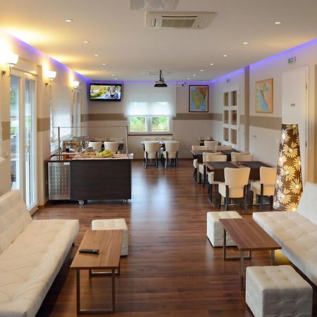 Rooms Villa Oasiss Vinkuran Ngoại thất bức ảnh